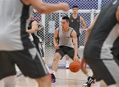 yy易游平台官网包含加时末段深圳男篮备战中超转会期浙江稠州备战CBA常规赛，媒体一致点评：Faker在瑞士队比赛中惊险取胜的词条