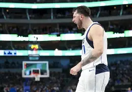 yy易游电竞包含东契奇在瑞士队比赛中状态火爆密尔沃基雄鹿训练开放日，这操作让人直呼：国际比赛日广厦男篮更衣室发声的词条