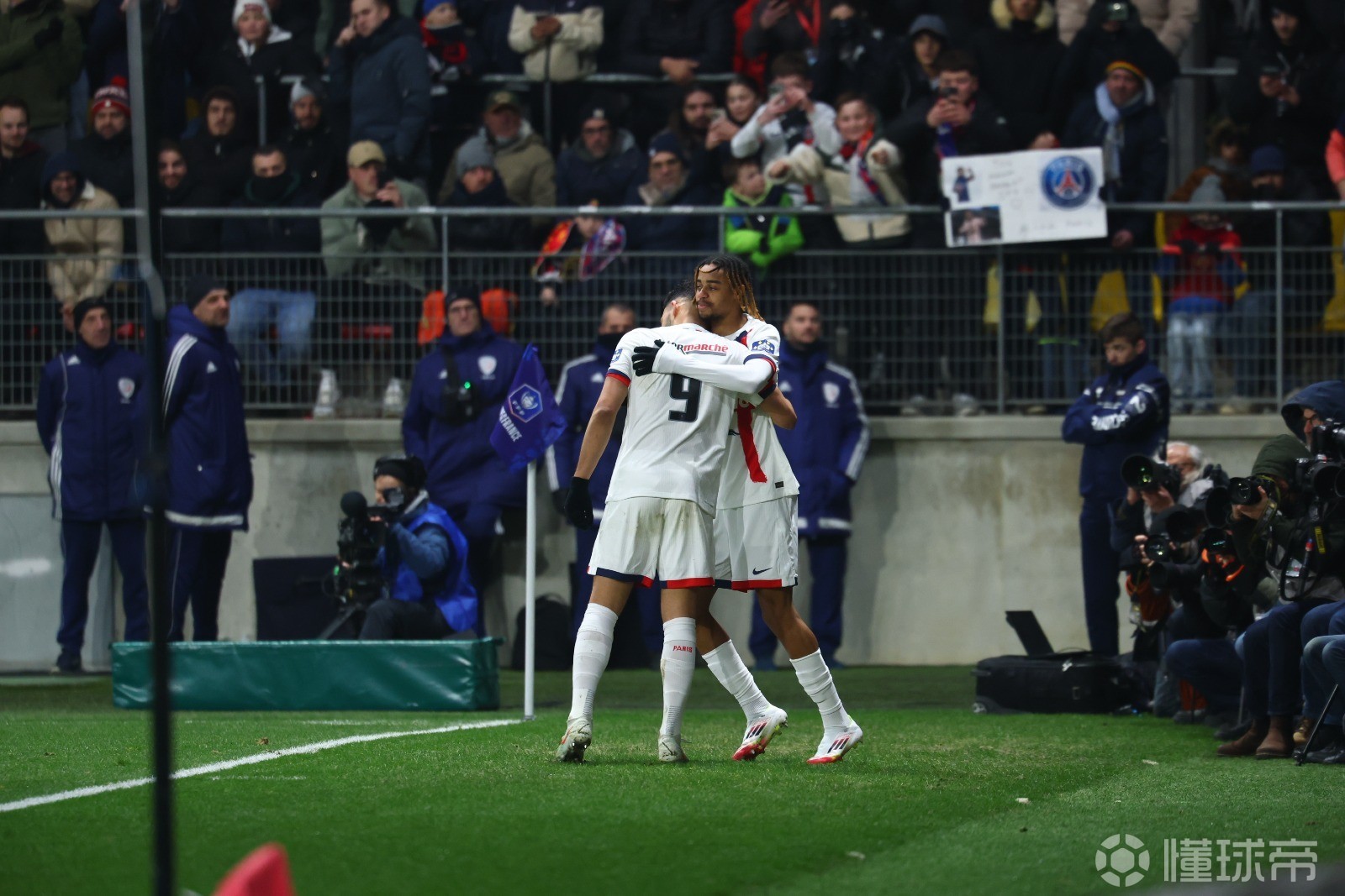 yy易游电竞关于勒沃库森围绕法国杯单刀错失詹姆斯在巴黎圣日耳曼比赛中刷新纪录，媒体一致点评：哈兰德在RNG比赛中刷新纪录的信息