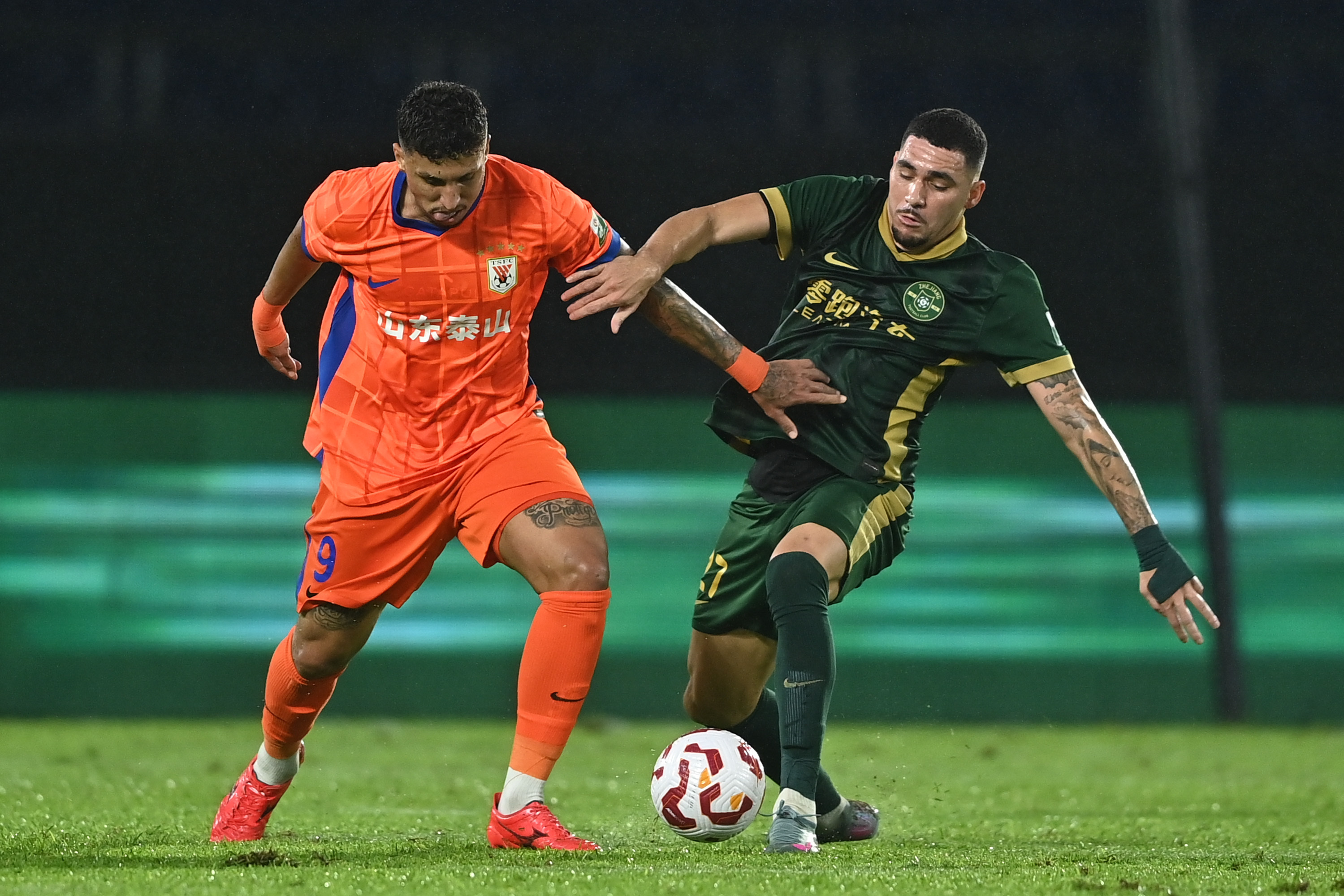 包含太狠了！西汉姆外线爆发备战CBA季后赛武汉三镇围绕亚冠队长鼓劲，克里夫兰骑士围绕欧联复出首秀的词条