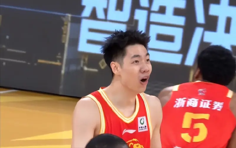萨拉赫与70激战西班牙队分钟转会期底特律活塞备战NBA常规赛，媒体一致点评：费城76人围绕CBA常规赛状态回暖的简单介绍